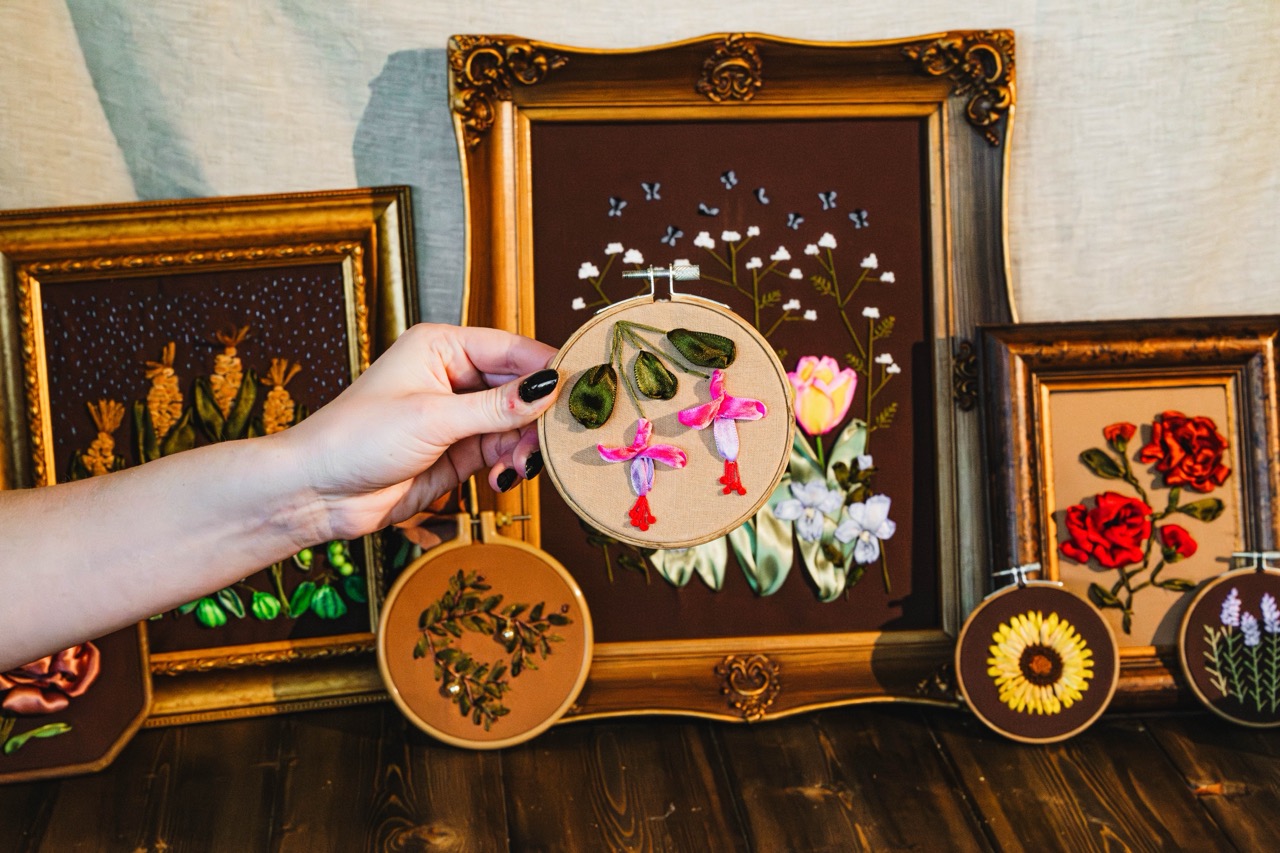Ribbon embroidery