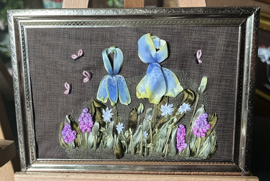 Lilies and friends embroidery